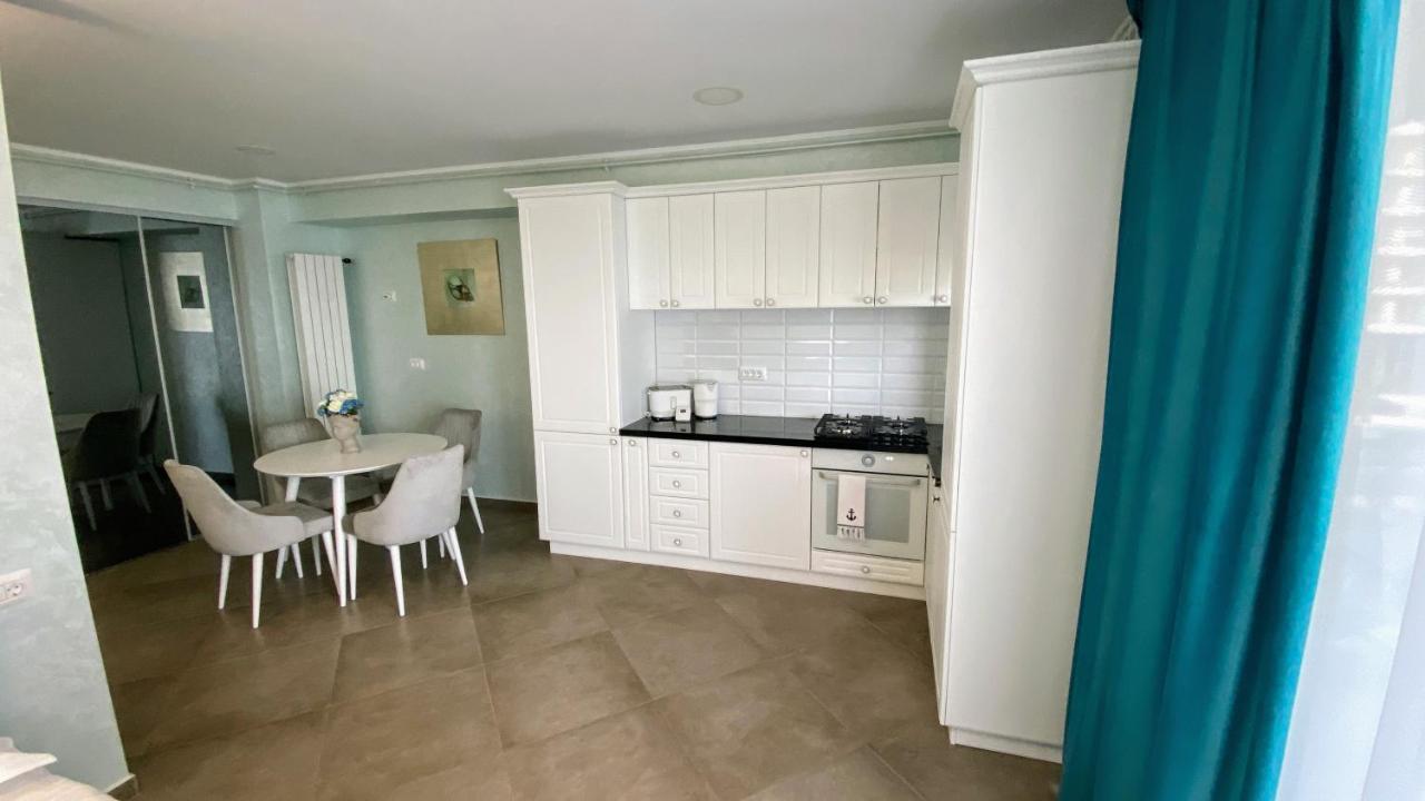 Apartmán Myosotis Mamaia Studio By The Lake Exteriér fotografie