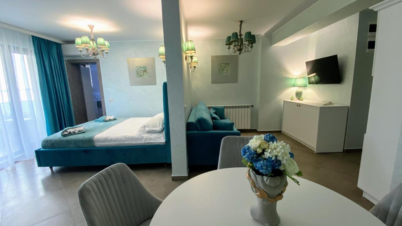 Apartmán Myosotis Mamaia Studio By The Lake Exteriér fotografie