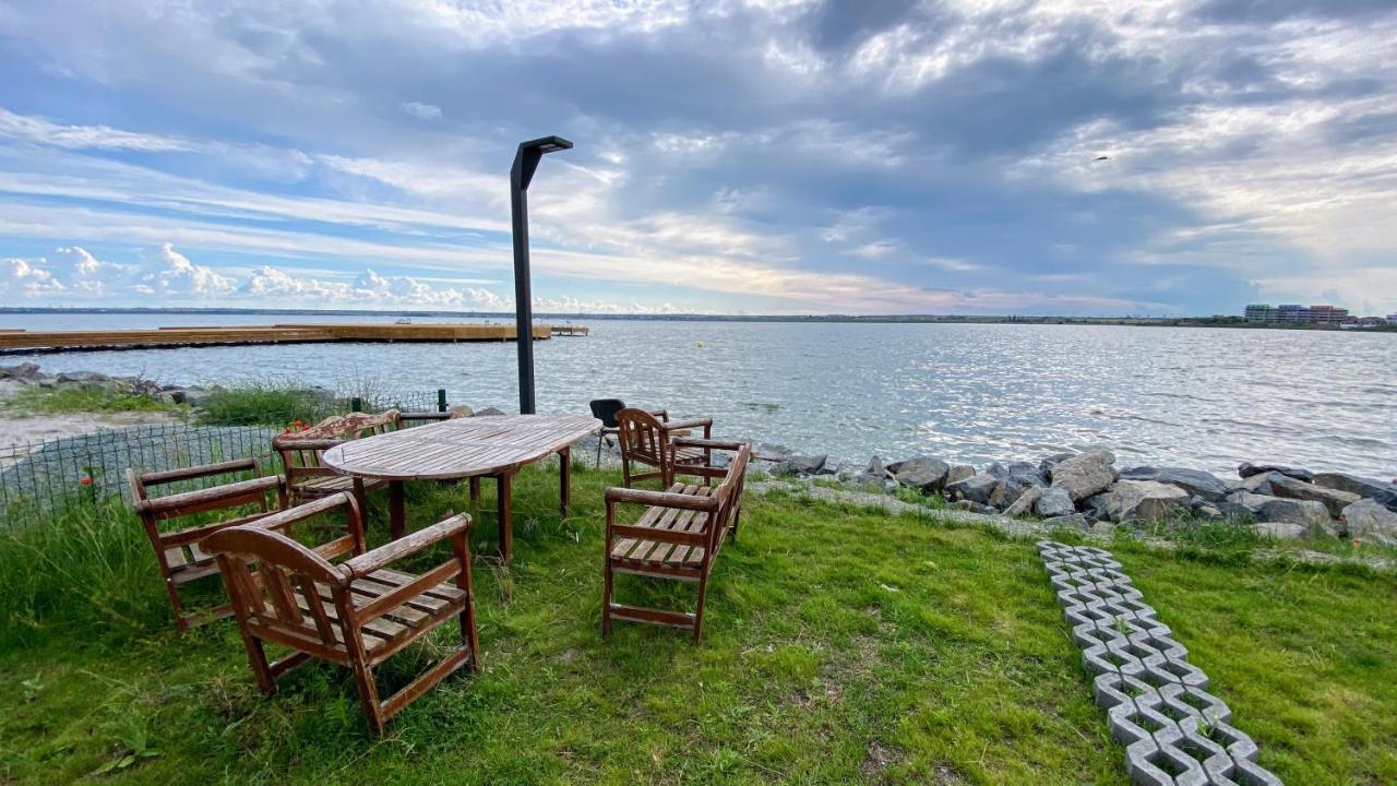 Apartmán Myosotis Mamaia Studio By The Lake Exteriér fotografie