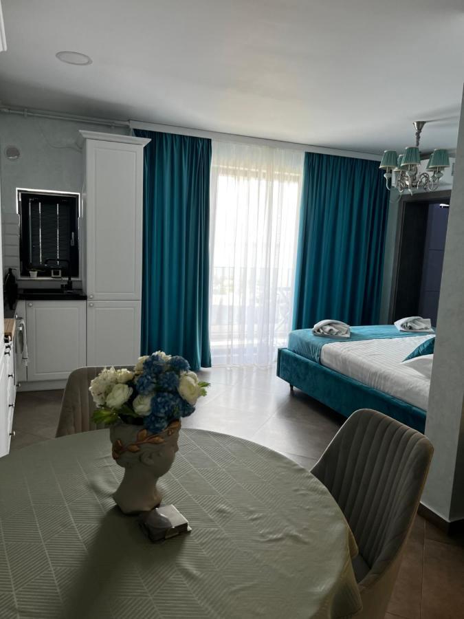Apartmán Myosotis Mamaia Studio By The Lake Exteriér fotografie